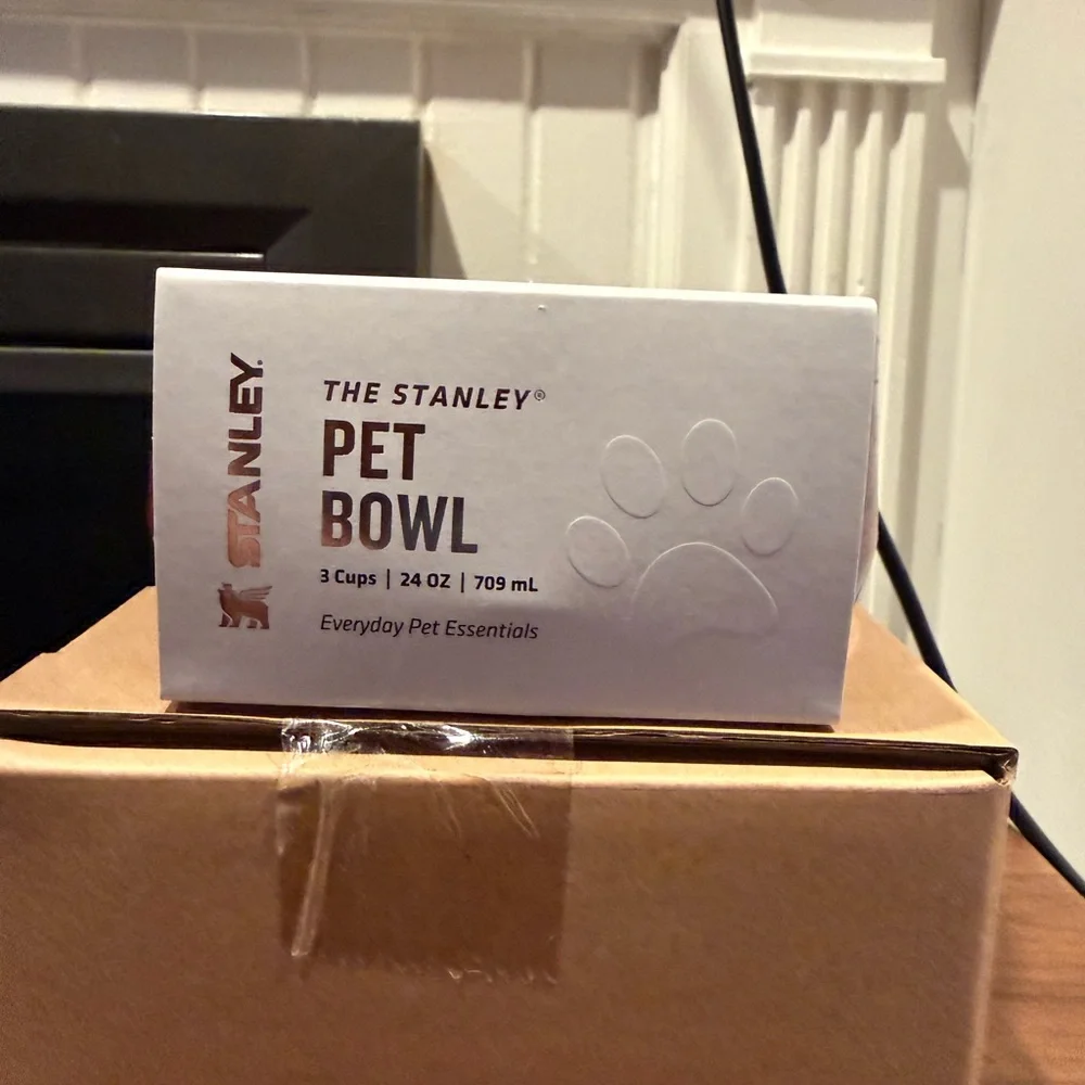 Stanley Red Pet Essentials Bowl
